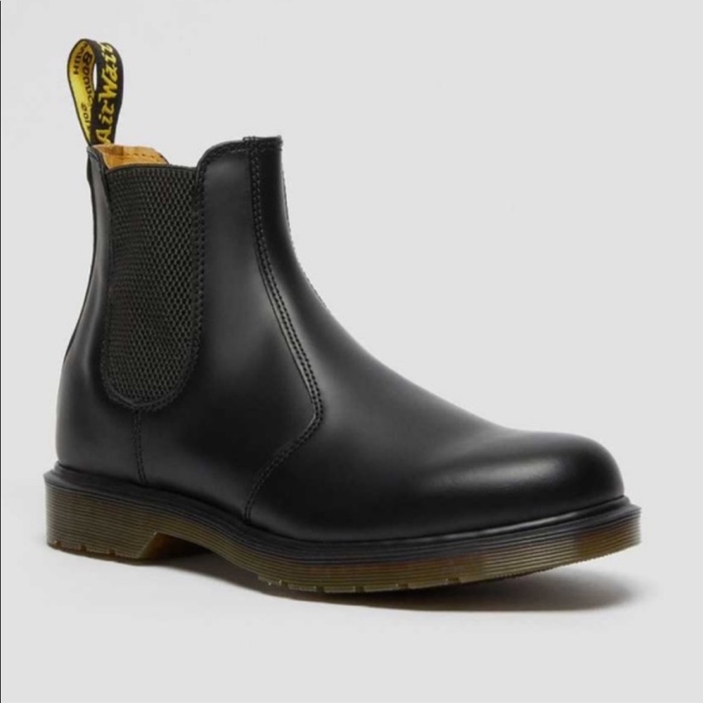 Dr. Martens 2976 Chelsea Boots 9